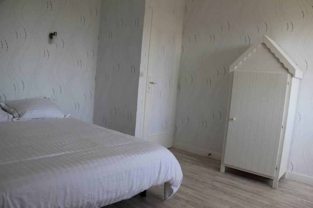Holiday home Leshorizonsperrosguirec